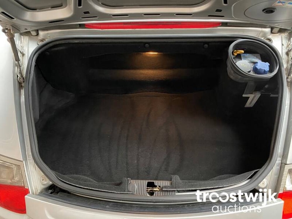 Porsche Boxster 986 2.7 Car