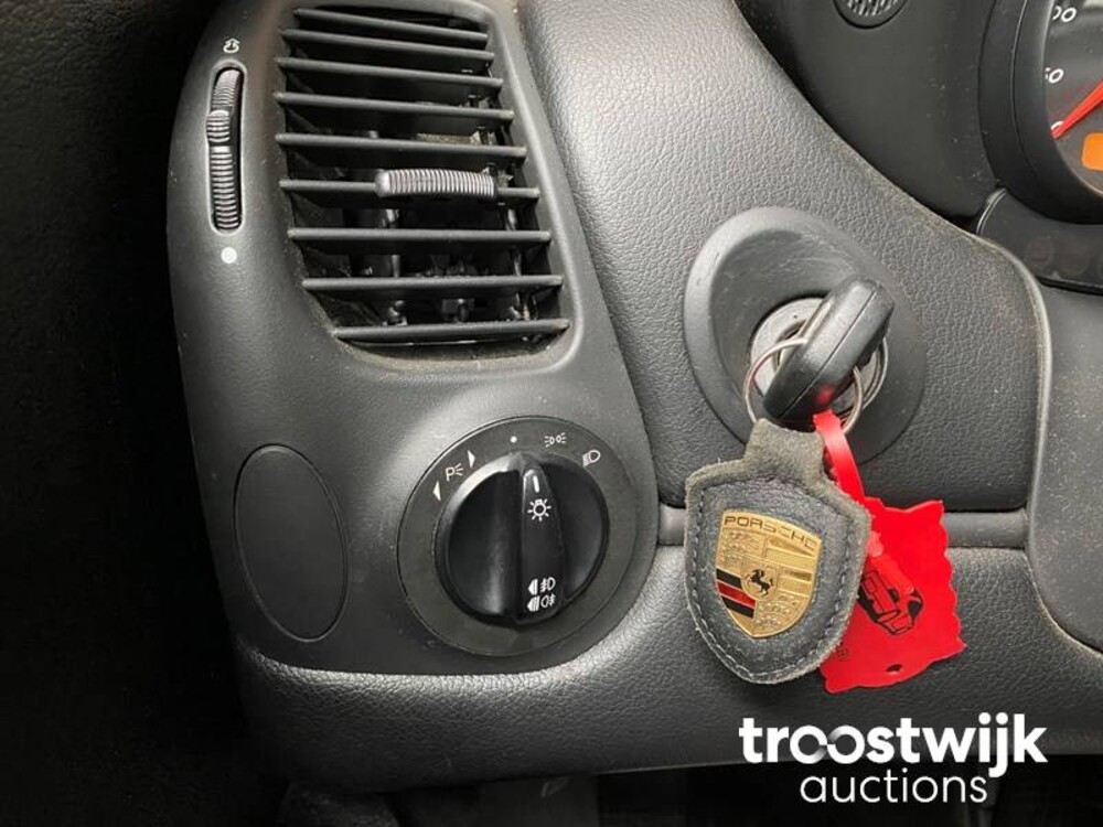 Porsche Boxster 986 2.7 Car