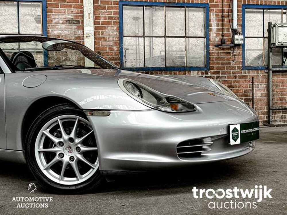 Porsche Boxster 986 2.7 Car