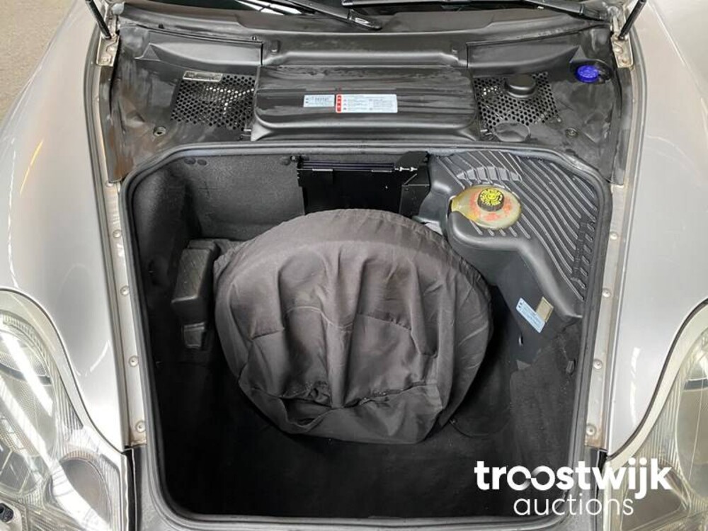 Porsche Boxster 986 2.7 Car