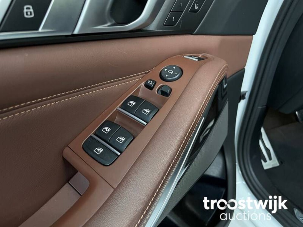 BMW X5 M50d xDrive 3.0 V6 Car