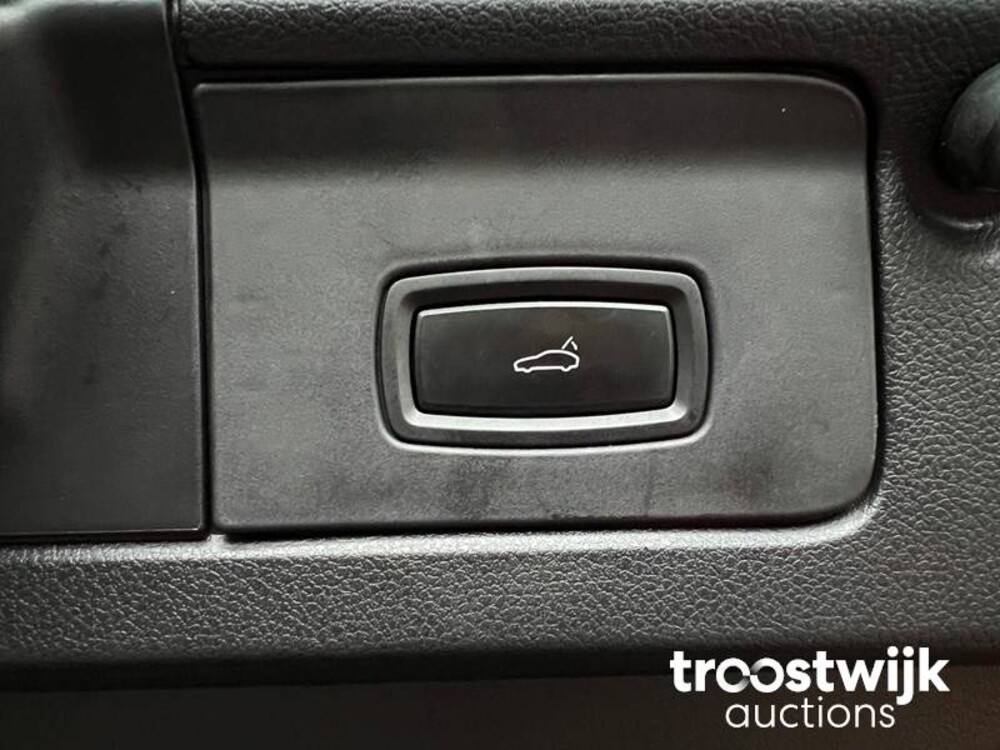 Porsche Panamera GTS 4.8 V8 Car