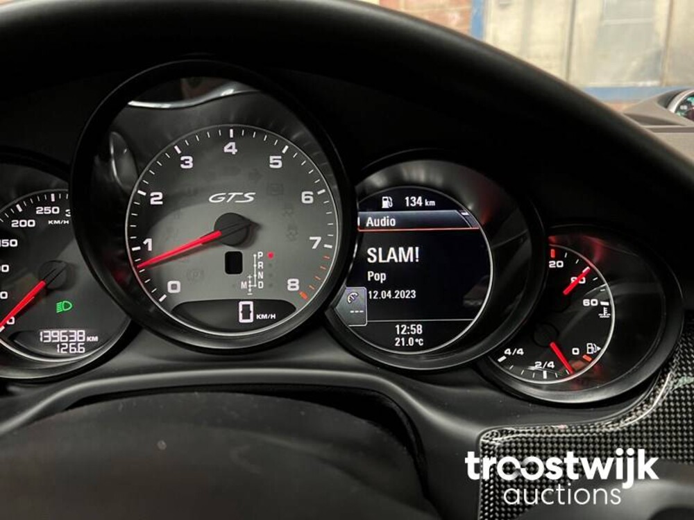 Porsche Panamera GTS 4.8 V8 Car