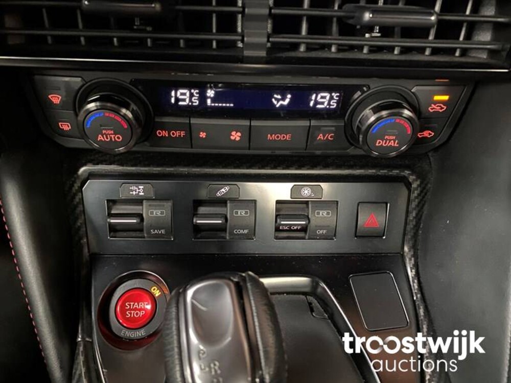 Nissan GT-R R35 3.8 V6 Auto