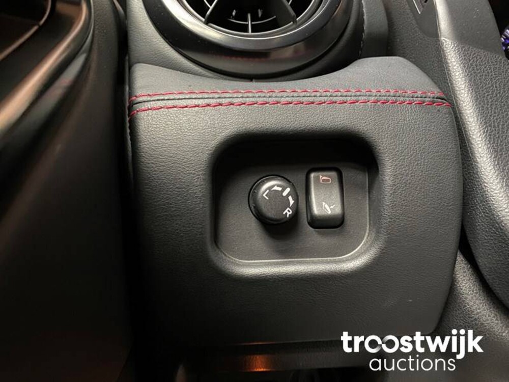 Nissan GT-R R35 3.8 V6 Auto