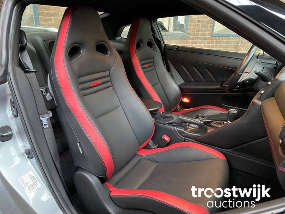 Nissan GT-R R35 3.8 V6 Auto