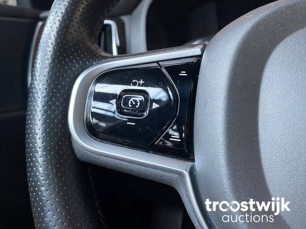 Volvo XC60 D5 2.0 AWD Inscription Car