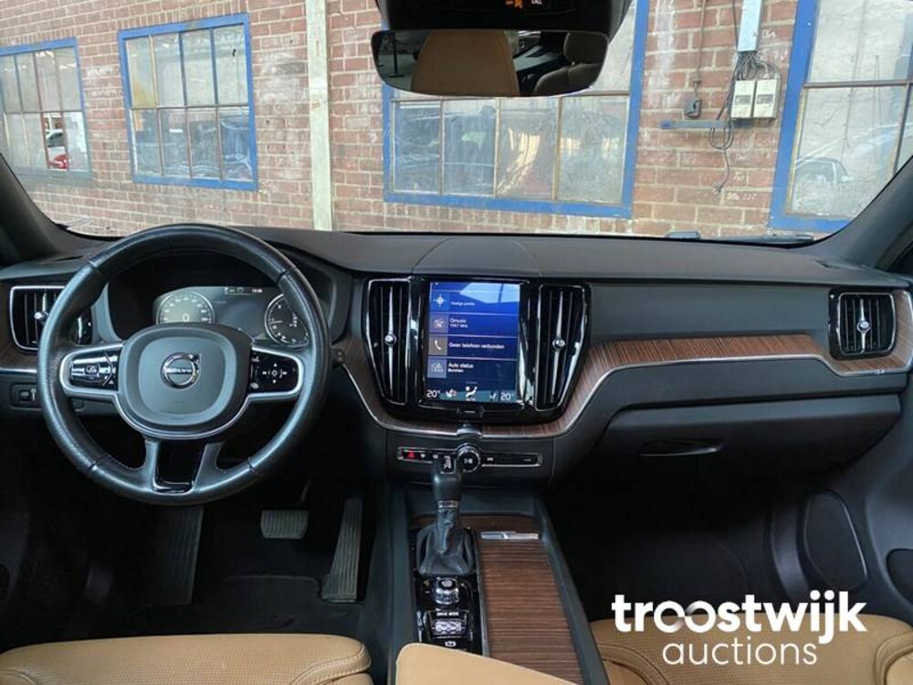 Volvo XC60 D5 2.0 AWD Inscription Car