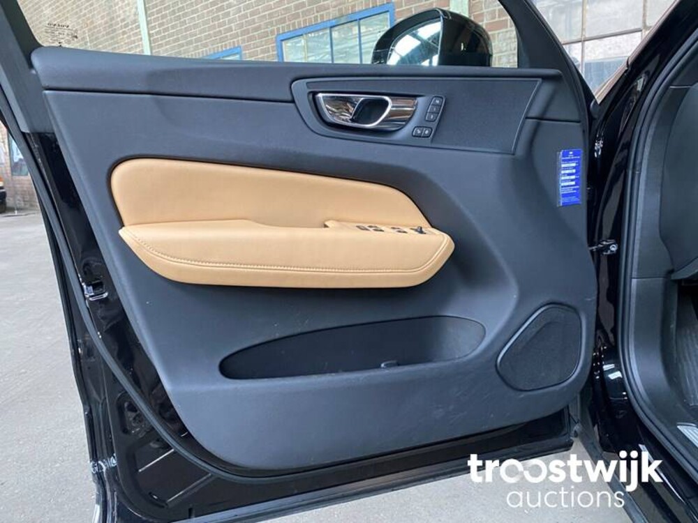 Volvo XC60 D5 2.0 AWD Inscription Car