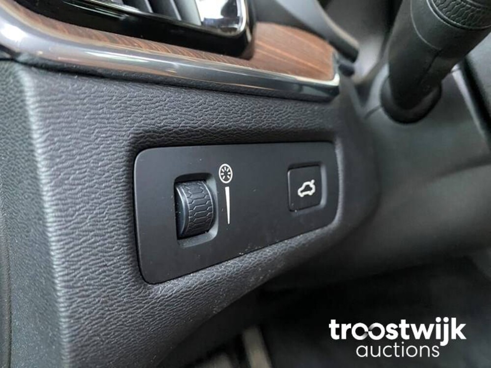 Volvo XC60 D5 2.0 AWD Inscription Car