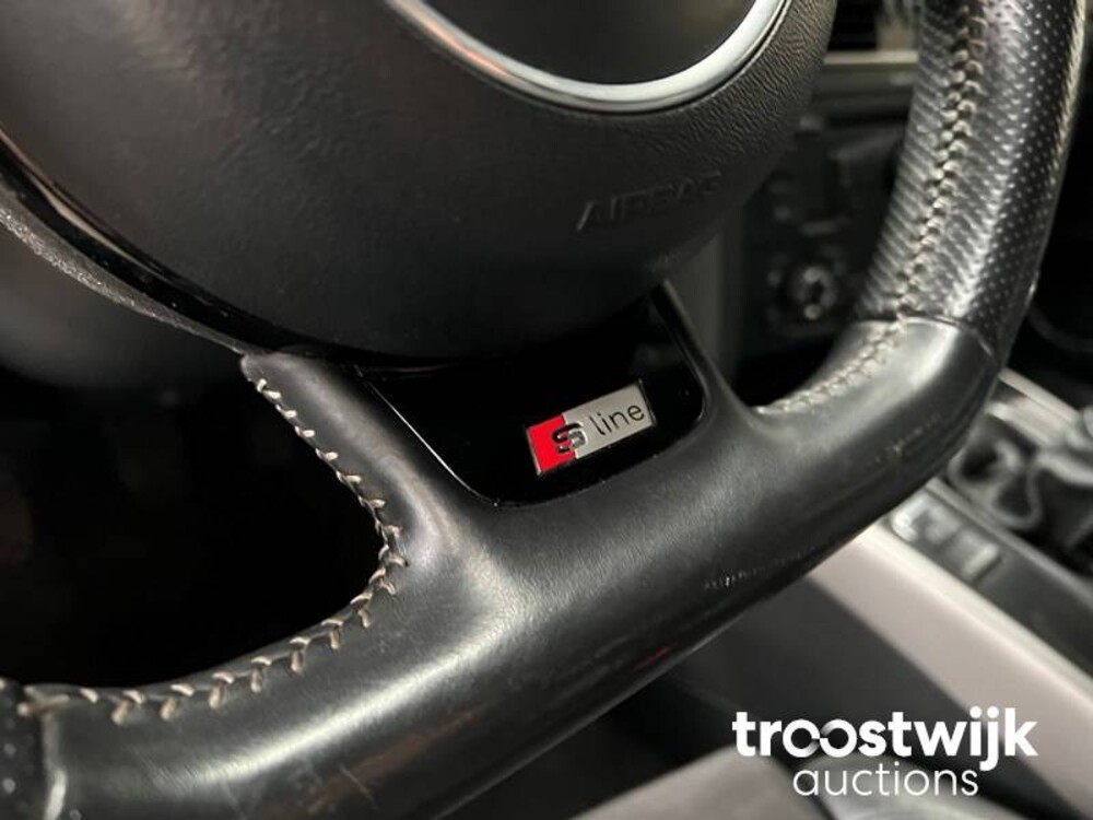 Audi A4 Avant S-Line Pro Line 2.0 TFSI Car