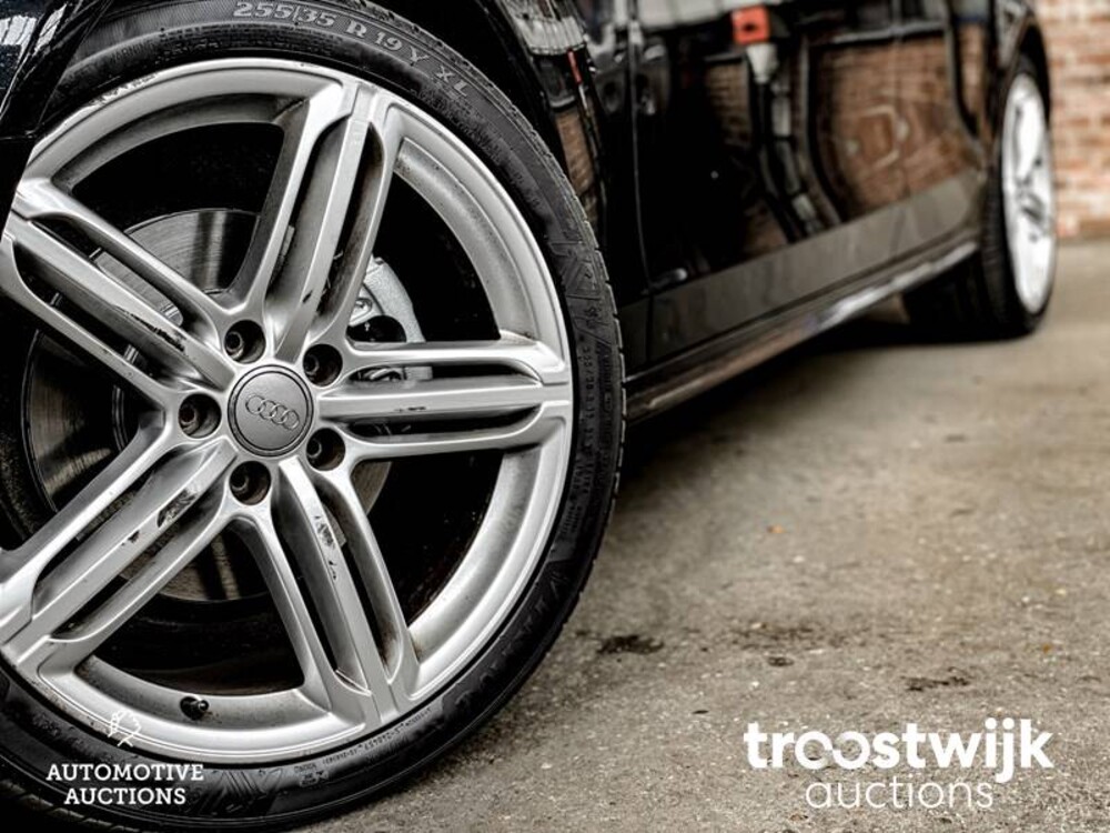 Audi A4 Avant S-Line Pro Line 2.0 TFSI Car