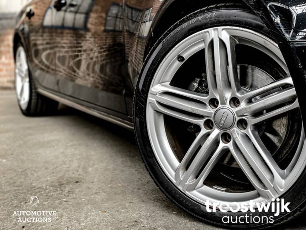 Audi A4 Avant S-Line Pro Line 2.0 TFSI Car