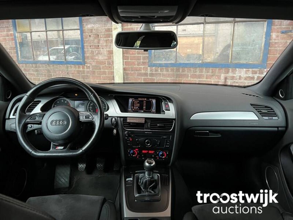 Audi A4 Avant S-Line Pro Line 2.0 TFSI Car