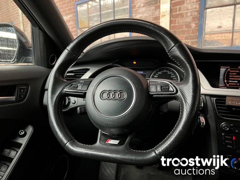 Audi A4 Avant S-Line Pro Line 2.0 TFSI Car