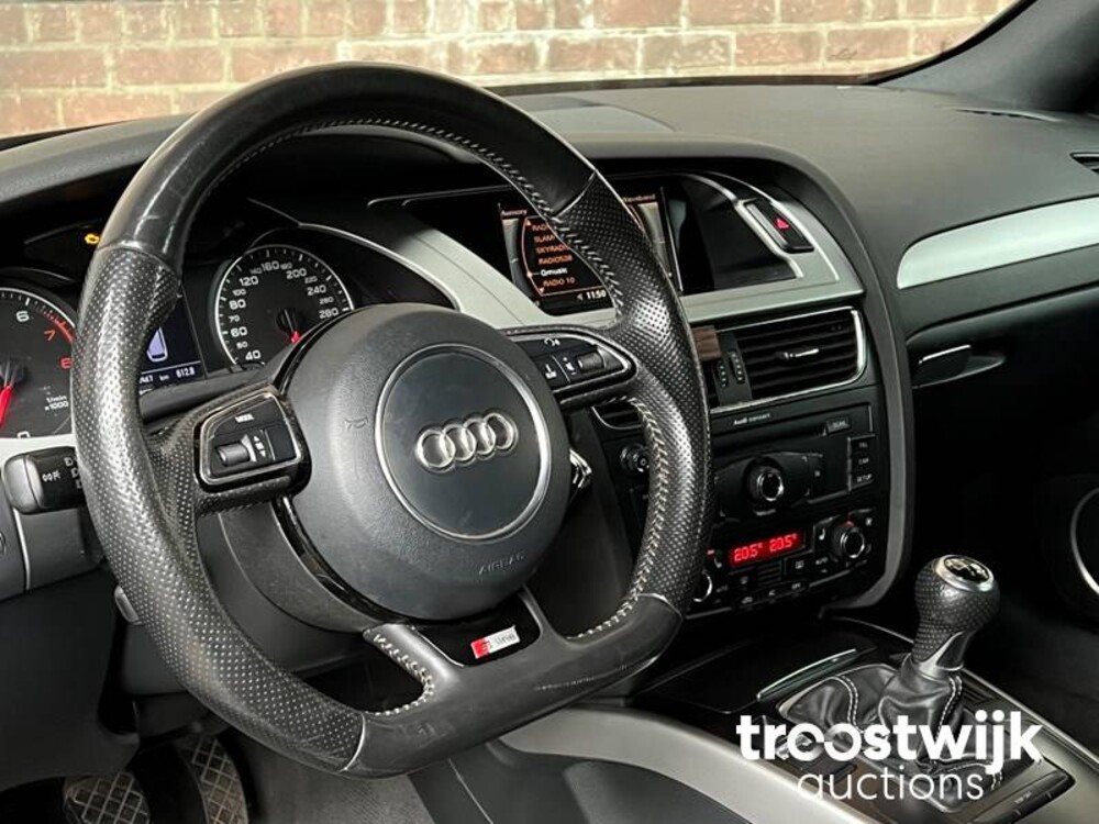 Audi A4 Avant S-Line Pro Line 2.0 TFSI Car