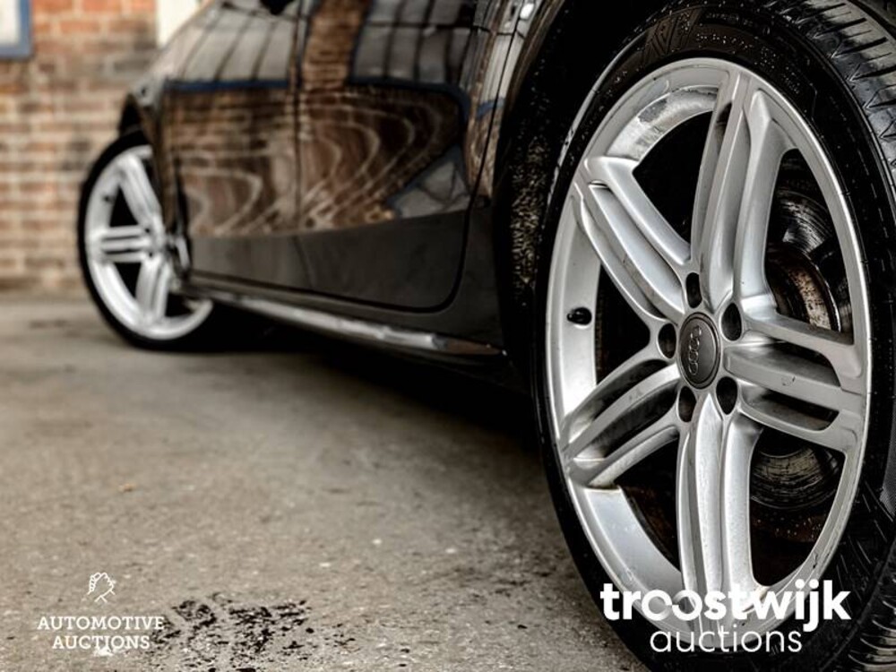 Audi A4 Avant S-Line Pro Line 2.0 TFSI Car