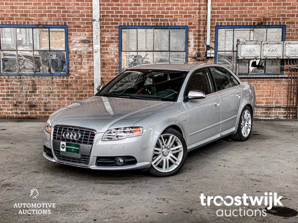 Audi S4 4.2 V8 Quattro Pro Line Car