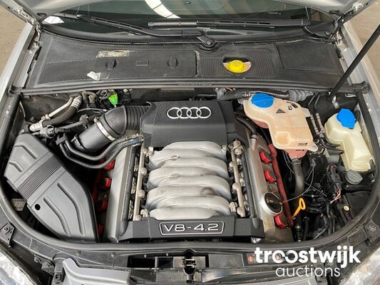 Audi S4 4.2 V8 Quattro Pro Line Car