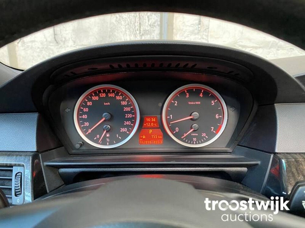 BMW 525i Executive 5-serie Touring 192pk 2005, 43-NGH-2