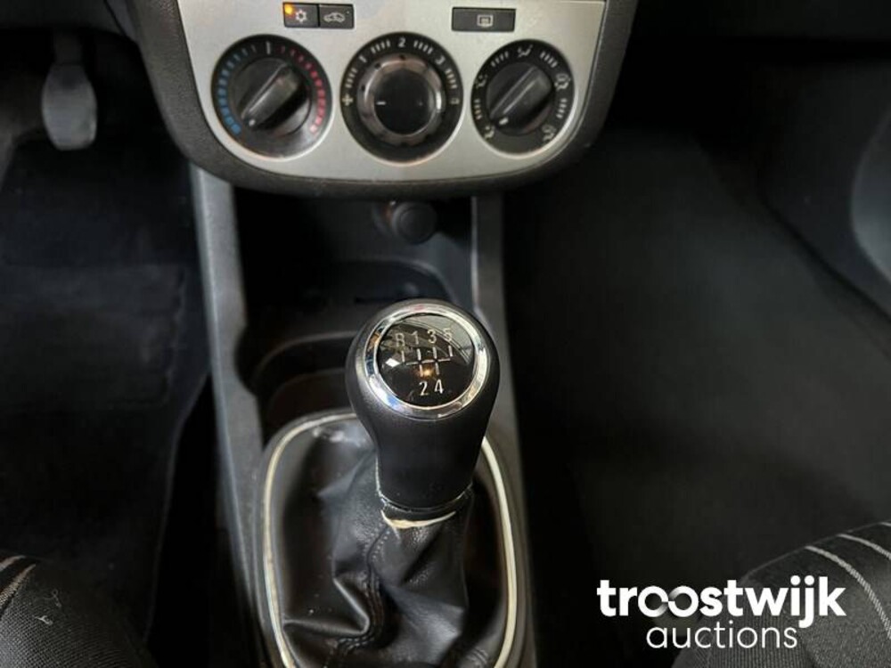 Opel Corsa 1.4-16V Business 90pk 2010, 10-KLZ-6