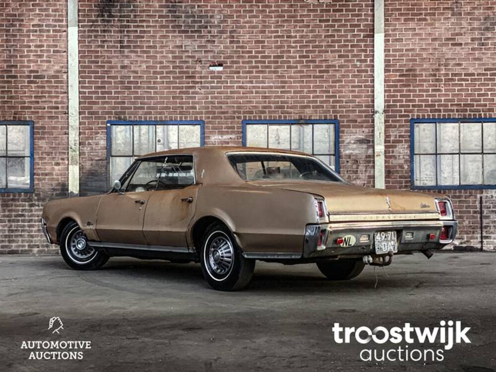 Oldsmobile Cutlass Car