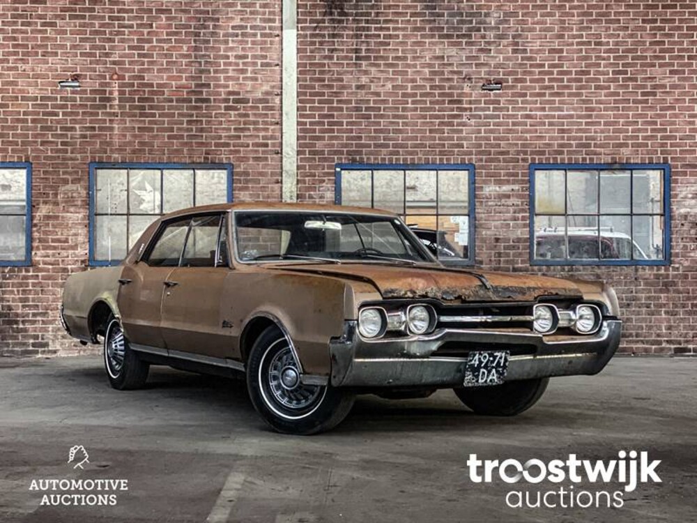 Oldsmobile Cutlass Car