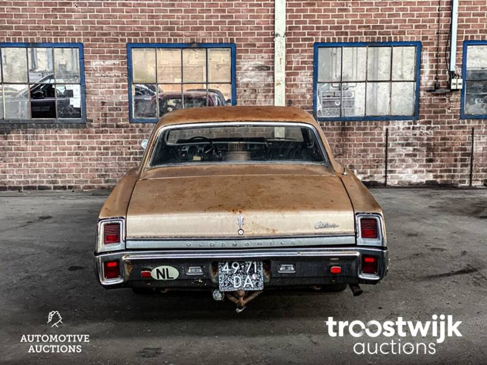 Oldsmobile Cutlass Car