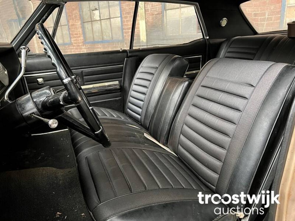 Oldsmobile Cutlass Car