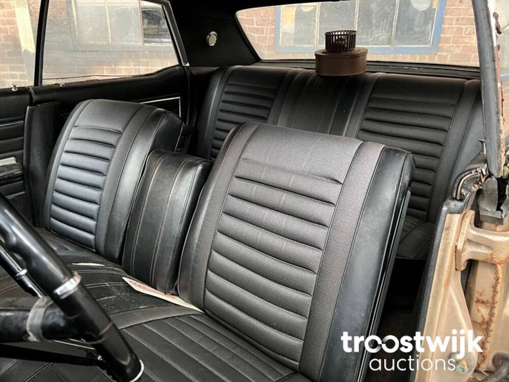 Oldsmobile Cutlass Car