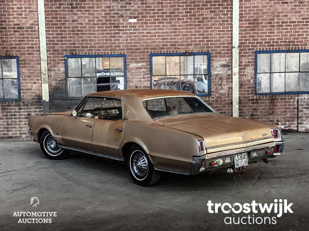 Oldsmobile Cutlass Car