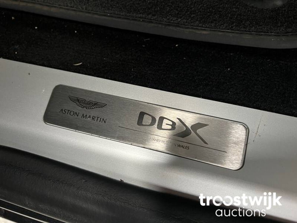 Aston Martin DBX 4.0 V8 551pk 2020, R-303-JK