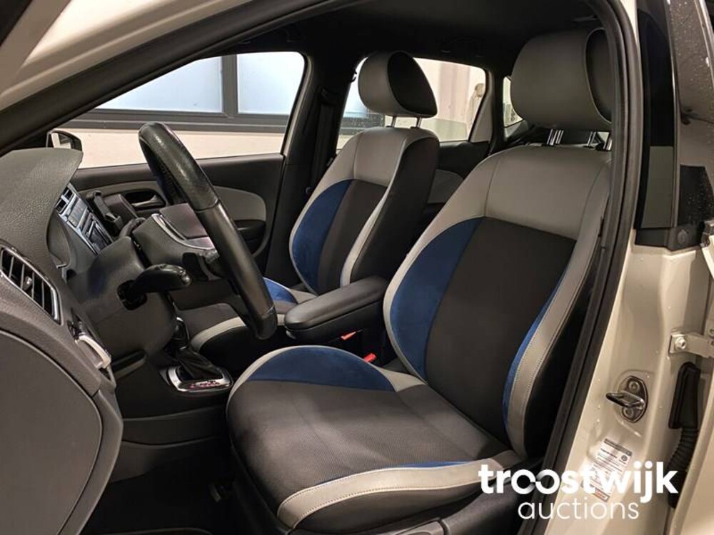 Volkswagen Polo TSI Blue GT 140pk 2013, TF-725-J