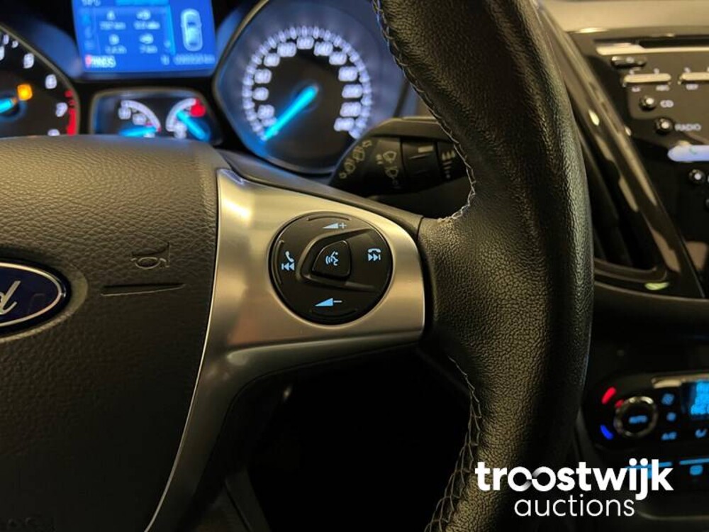 Ford Kuga Titanium Plus 4WD 182pk 2015, N-616-PP