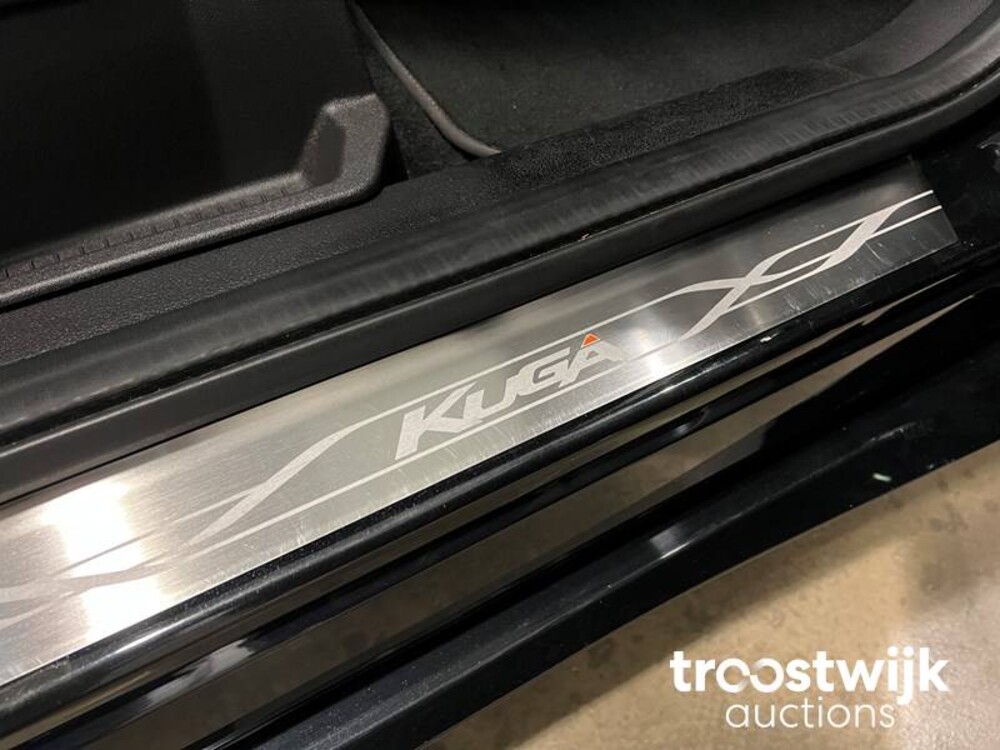 Ford Kuga Titanium Plus 4WD 182pk 2015, N-616-PP