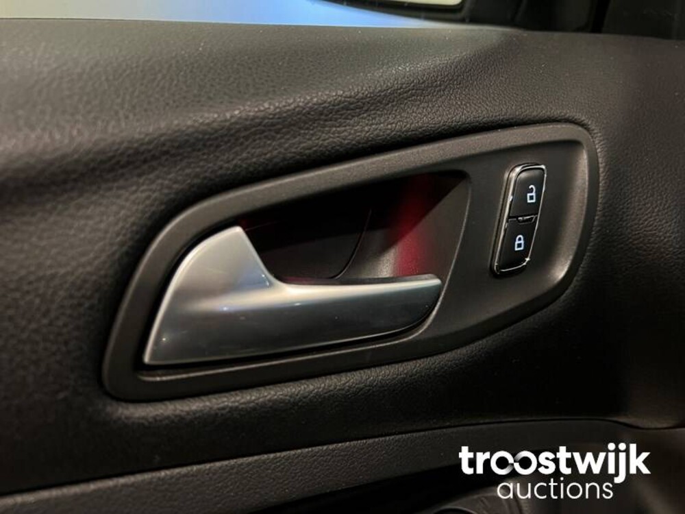 Ford Kuga Titanium Plus 4WD 182pk 2015, N-616-PP