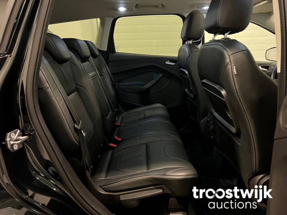 Ford Kuga Titanium Plus 4WD 182pk 2015, N-616-PP