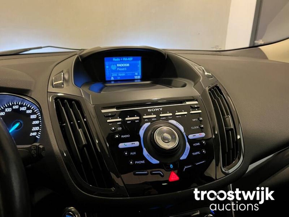 Ford Kuga Titanium Plus 4WD 182pk 2015, N-616-PP