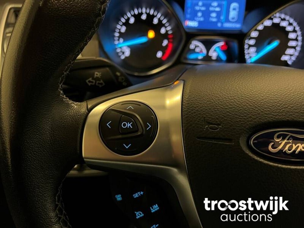 Ford Kuga Titanium Plus 4WD 182pk 2015, N-616-PP