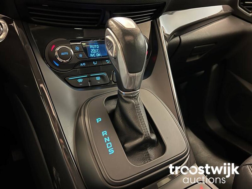 Ford Kuga Titanium Plus 4WD 182pk 2015, N-616-PP