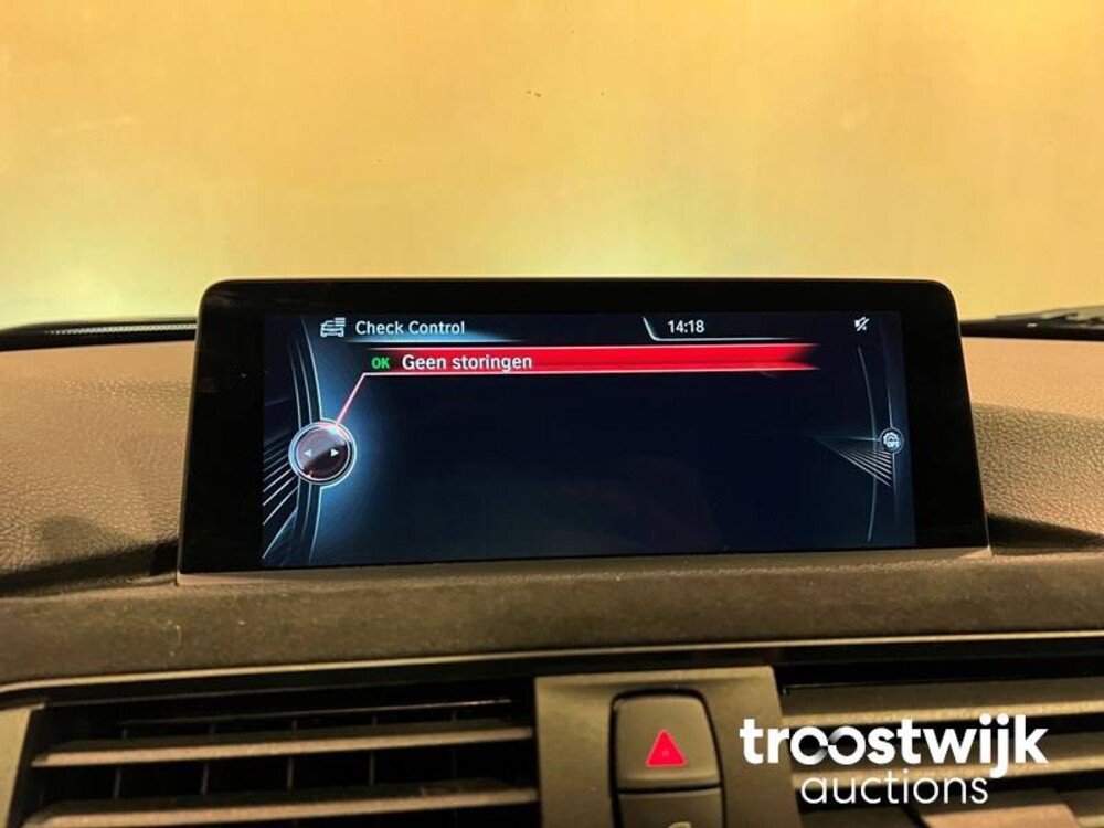 BMW 320d M-Performance Touring 190pk 2016 3-serie, NP-405-R