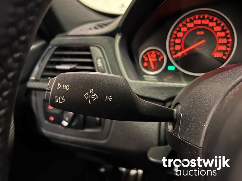 BMW 320d M-Performance Touring 190pk 2016 3-serie, NP-405-R