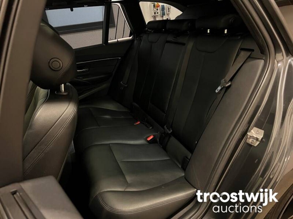 BMW 320d M-Performance Touring 190pk 2016 3-serie, NP-405-R