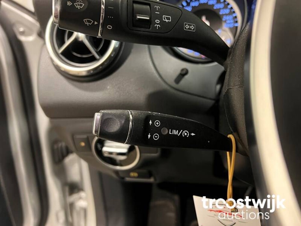 Mercedes-Benz GLA200 CDI Edition 1 136pk 2014 GLA-Klasse, TF-730-R