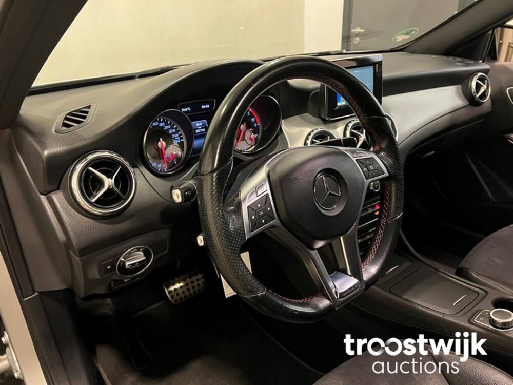 Mercedes-Benz GLA200 CDI Edition 1 136pk 2014 GLA-Klasse, TF-730-R