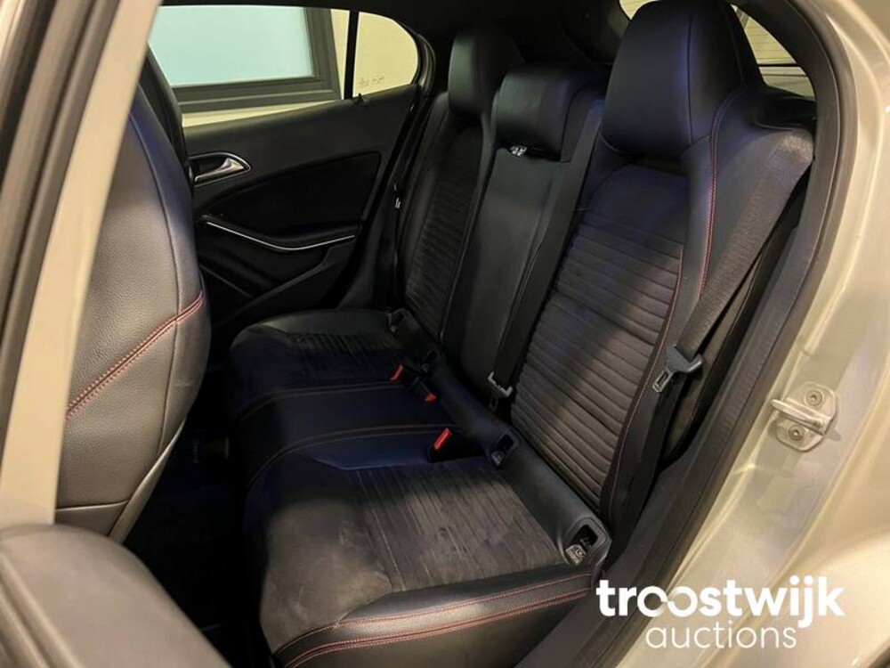 Mercedes-Benz GLA200 CDI Edition 1 136pk 2014 GLA-Klasse, TF-730-R