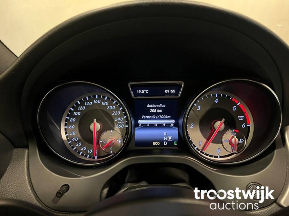 Mercedes-Benz GLA200 CDI Edition 1 136pk 2014 GLA-Klasse, TF-730-R