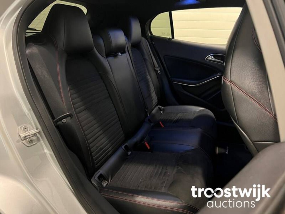 Mercedes-Benz GLA200 CDI Edition 1 136pk 2014 GLA-Klasse, TF-730-R