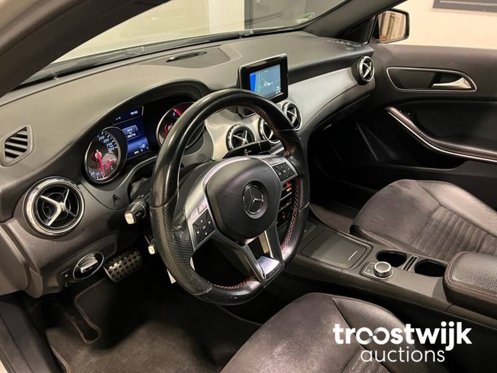 Mercedes-Benz GLA200 CDI Edition 1 136pk 2014 GLA-Klasse, TF-730-R