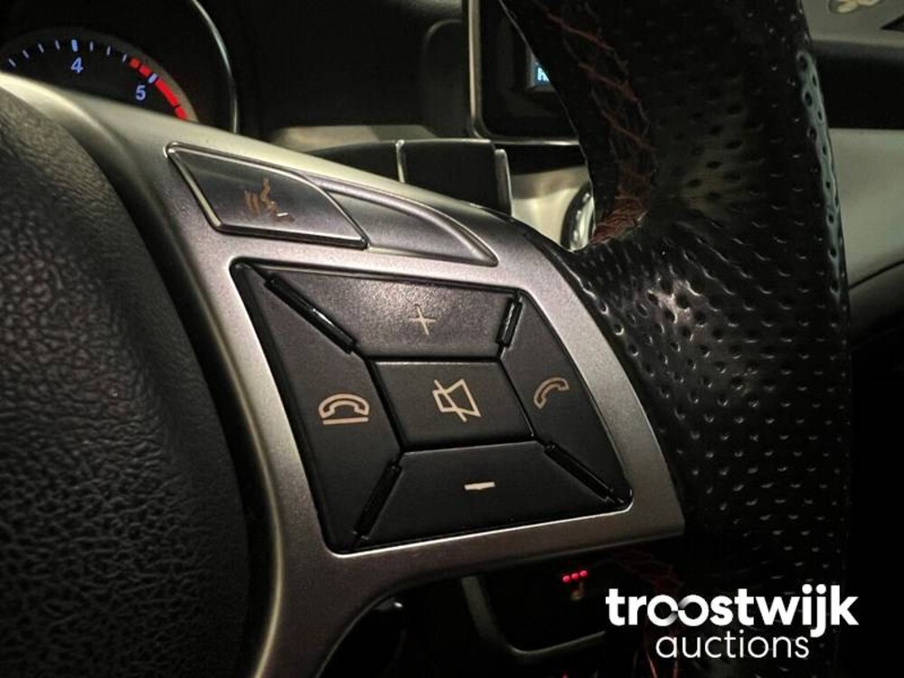 Mercedes-Benz GLA200 CDI Edition 1 136pk 2014 GLA-Klasse, TF-730-R